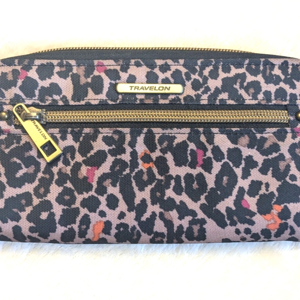 Travelon RFID blocking leopard printed wallet